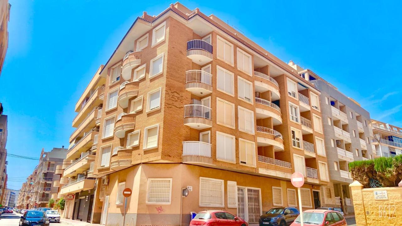 Beautiful Apartment Near Playa De Los Locos Torrevieja Bagian luar foto
